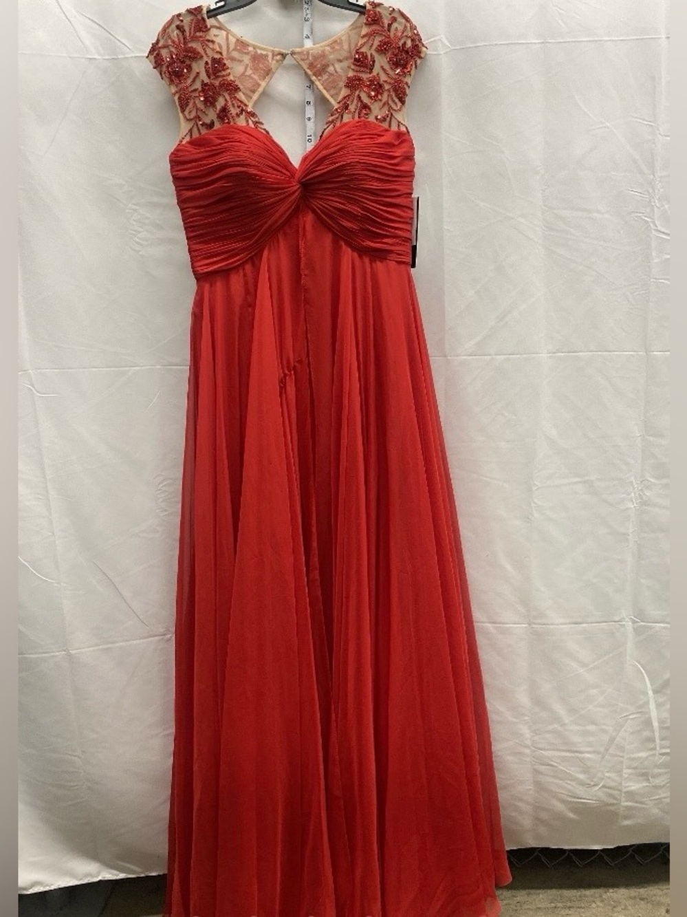 Sherri Hill 50045 Red Formal Evening Gown
Size 14 Chiffon Ruched Bodice